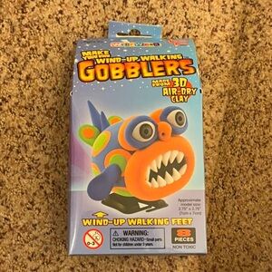 Wind-Up Walking Gobblers 3D Air-Dry Clay Kit